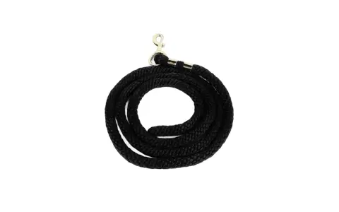Schwarze Longe mit Karabinerhaken, ordentlich aufgewickelt. Perfekt, um die Longe richtig aufwickeln zu üben.