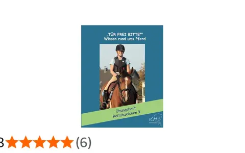 Ein Mädchen mit Helm und Weste reitet auf einem braunen Pferd. Das Übungsheft "Reitabzeichen 9" hilft beim Lernen für das kleine Reitabzeichen.