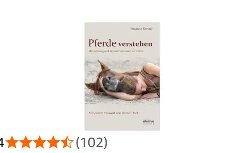 Buchcover: Frau und Pferd liegen eng aneinander, Symbol für die tiefe horse man ship. Titel: "Pferde verstehen".