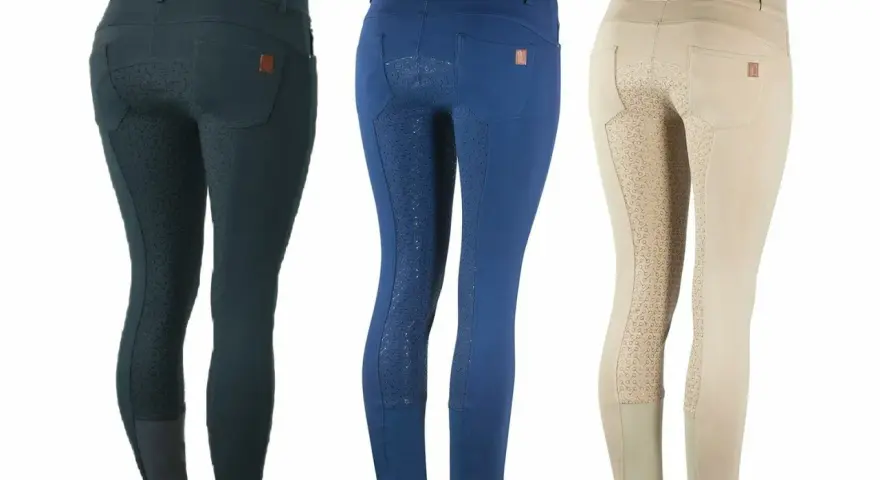 Drei Damen-Reithosen in Dunkelgrün, Blau und Beige mit Vollbesatz. Diese western Reithose sind ideal für Reiterinnen.